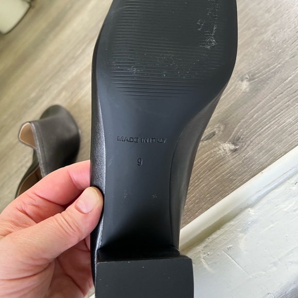 Everlane Black Leather Mules with Polished Finish - Picture 6 of 7